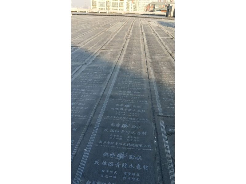 河南公司订购的防水卷材施工现场